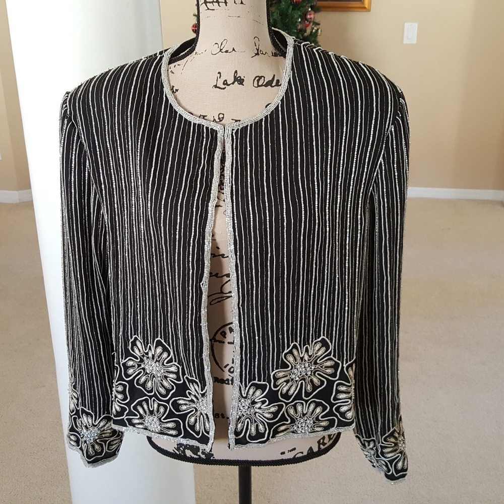 💕Beautiful evening wear beaded jacket